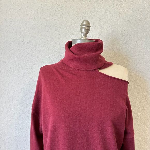 NWT 525 AMERICA Raundi Cold Shoulder Collarbone Pullover Sweater in Garnet - Picture 2 of 10